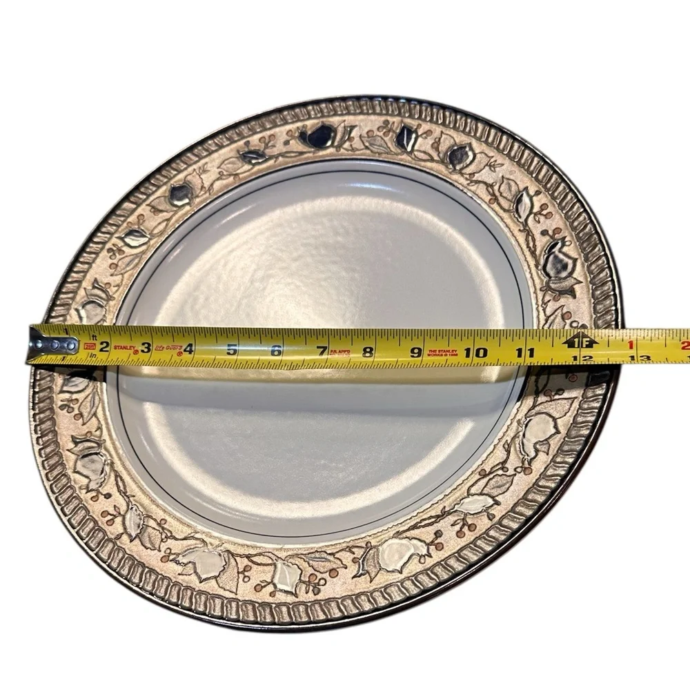 NWOB Mikasa Intaglio Arabella CAC 01 Chop Plate Serving Platter 12.75